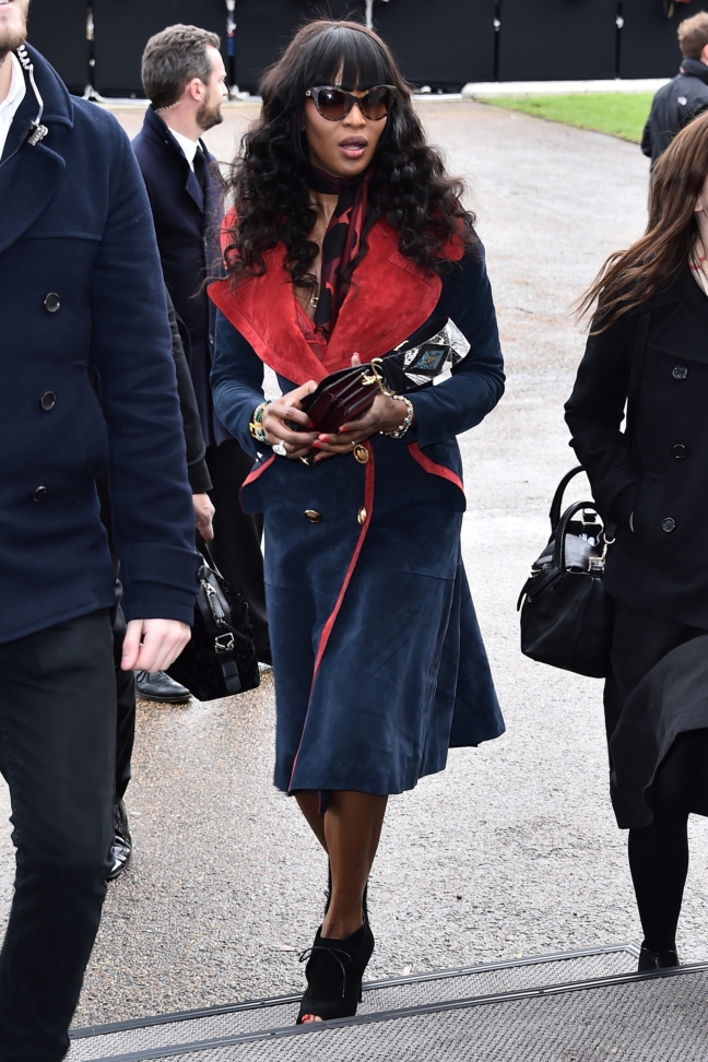 naomi-campbell-wearing-burberry-at-the-burberry-womenswear-february-2016-show_001