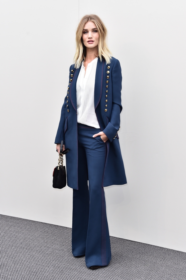 rosie-huntington-whiteley-wearing-burberry-at-the-burberry-womenswear-february-2016-show