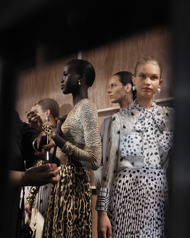 backstage-at-the-burberry-spring_summer-2019-show_002