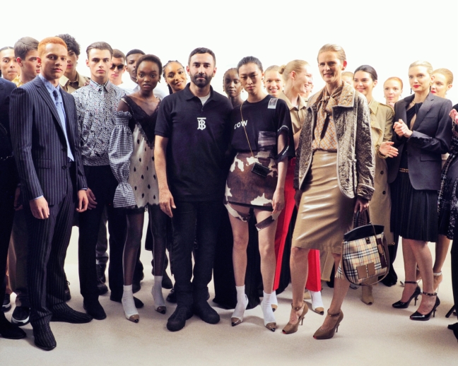 riccardo-tisci-backstage-at-the-burberry-spring_summer-2019-show-2