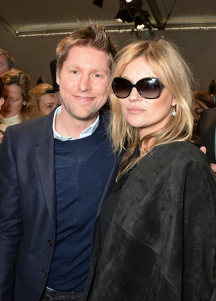 christopher-bailey-and-kate-moss-backstage-at-the-burberry-womenswear-autumn_winter-2015-show