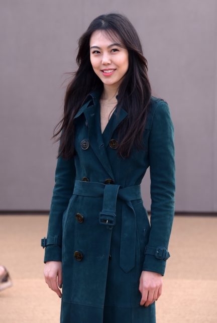 kim-min-hee-wearing-burberry-at-the-burberry-womenswear-autumn_winter-2015-sho_001