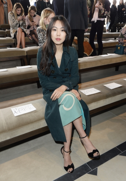 kim-min-hee-wearing-burberry-at-the-burberry-womenswear-autumn_winter-2015-sho_003