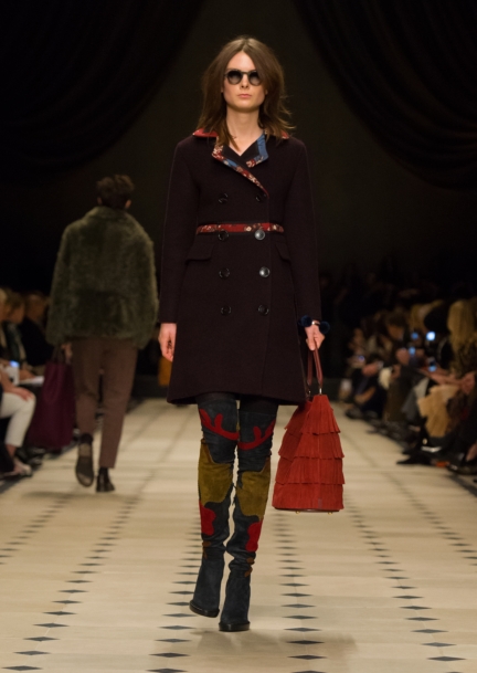 burberry-womenswear-autumn_winter-2015-collection-look-15