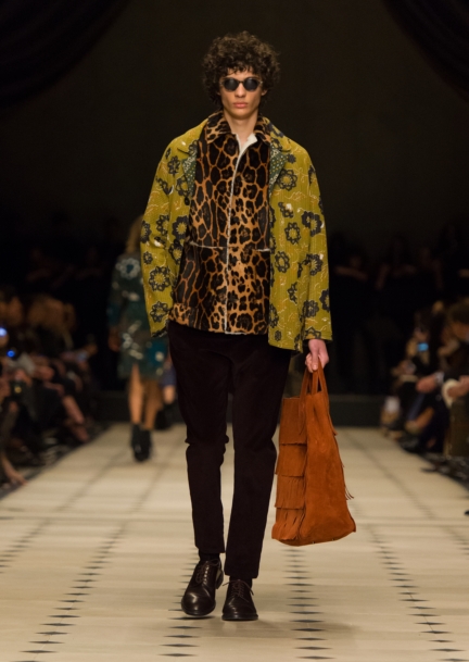 burberry-womenswear-autumn_winter-2015-collection-look-26