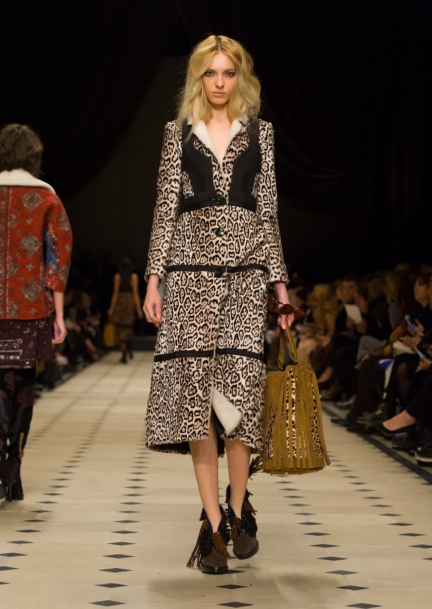 burberry-womenswear-autumn_winter-2015-collection-look-31
