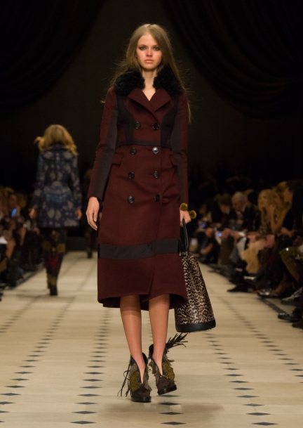 burberry-womenswear-autumn_winter-2015-collection-look-35