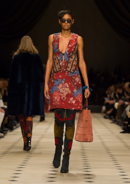 burberry-womenswear-autumn_winter-2015-collection-look-5