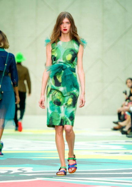 burberry-prorsum-womenswear-spring-summer-2015-collection-look-18