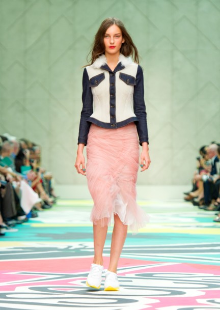 burberry-prorsum-womenswear-spring-summer-2015-collection-look-2