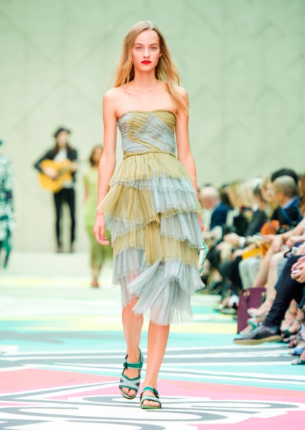 burberry-prorsum-womenswear-spring-summer-2015-collection-look-47