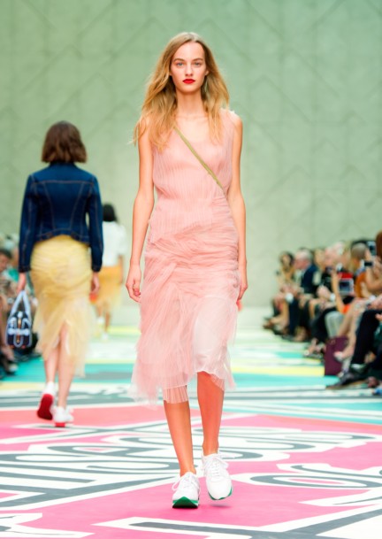 burberry-prorsum-womenswear-spring-summer-2015-collection-look-7