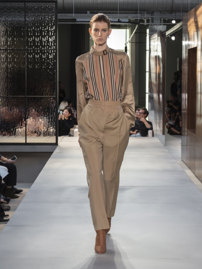 burberry-spring_summer-2019-collection-look-06