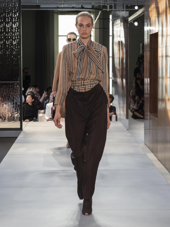 burberry-spring_summer-2019-collection-look-08