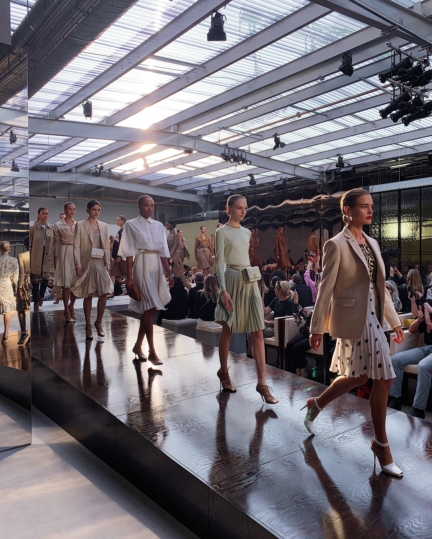 burberry-spring_summer-2019-show-finale_001