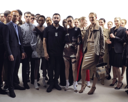 riccardo-tisci-backstage-at-the-burberry-spring_summer-2019-show