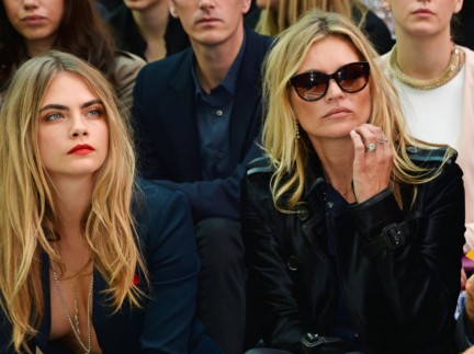 cara-delevingne-and-kate-moss-wearing-burberry-at-the-burberry-prorsum-spring_summer-2015-show