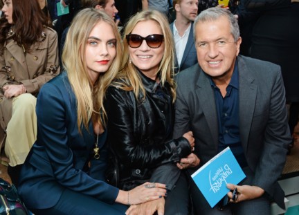 cara-delevingne-kate-moss-and-mario-testino-on-the-front-row-of-the-burberry-prorsum-spring_summer-2015-sho_002