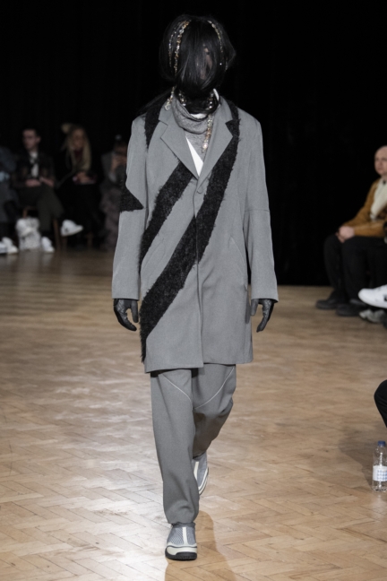 kiko-kostadinov-aw19-look-10