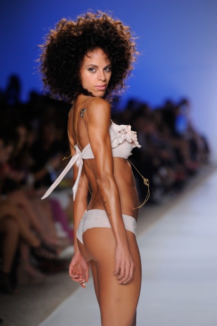 liliana-montoya-mbfw-miami-swim-2015-12