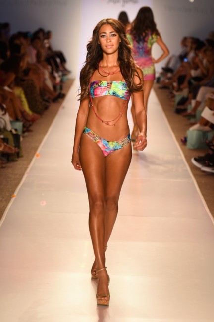 luli-fama-mercedes-benz-fashion-week-miami-swim-2015-runway-66