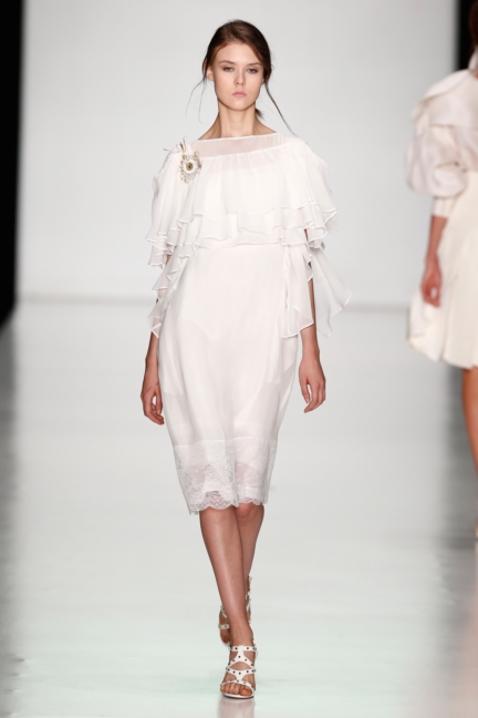 ss-2014_mercedes-benz-fashion-week-russia_ru_laroom_44498