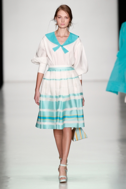 ss-2014_mercedes-benz-fashion-week-russia_ru_laroom_44500