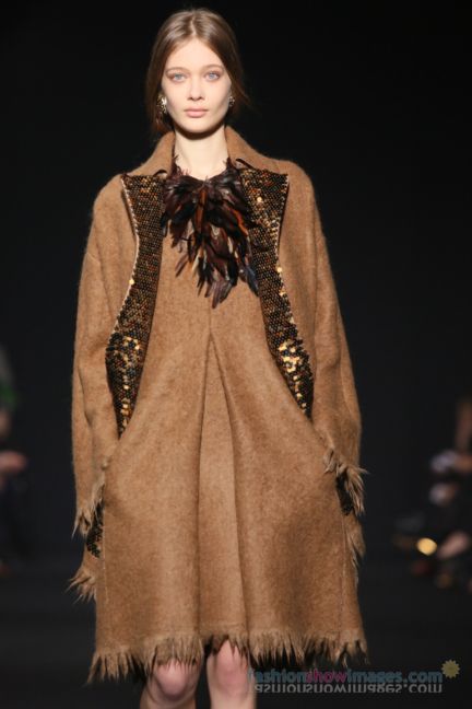 alberta-ferretti-milan-fashion-week-autumn-winter-2014-00067