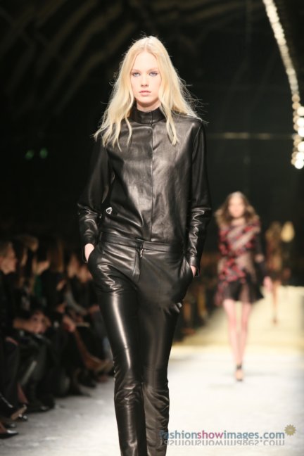 bluemarine-milan-fashion-week-autumn-winter-2014-00069