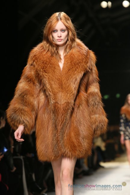 bluemarine-milan-fashion-week-autumn-winter-2014-00128