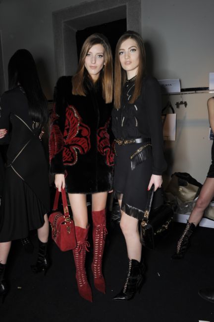 versace-backstage-milan-fashion-week-autumn-winter-2014-00066