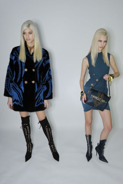 versace-backstage-milan-fashion-week-autumn-winter-2014-00089