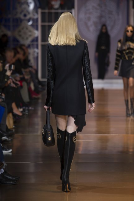 versace-milan-fashion-week-autumn-winter-2014-00022