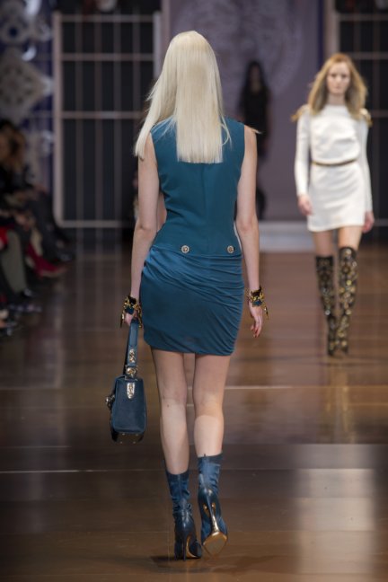 versace-milan-fashion-week-autumn-winter-2014-00037