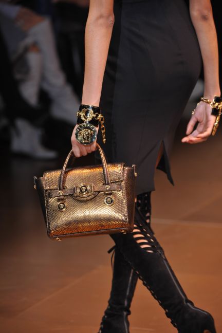 versace-details-milan-fashion-week-autumn-winter-2014-00071