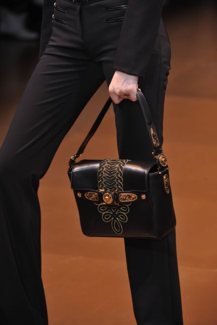 versace-details-milan-fashion-week-autumn-winter-2014-00120