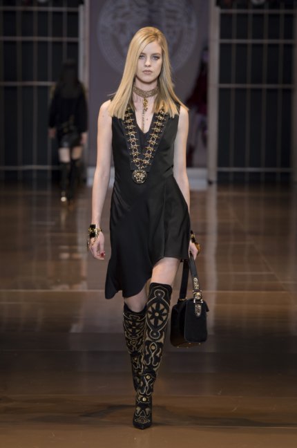 versace-milan-fashion-week-autumn-winter-2014-00021