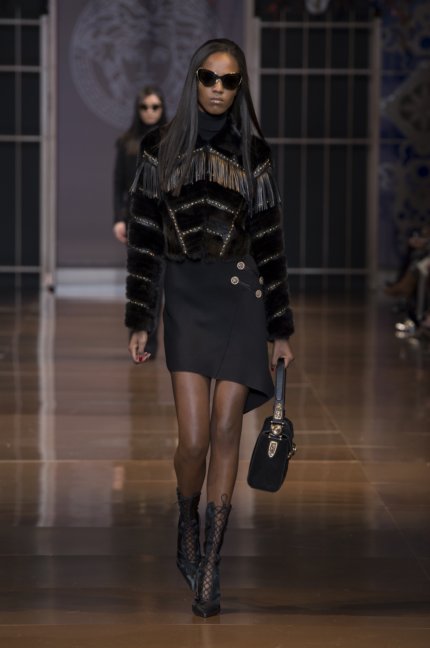 versace-milan-fashion-week-autumn-winter-2014-00023