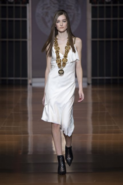 versace-milan-fashion-week-autumn-winter-2014-00044