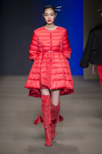 elisabetta-franchi-milan-fashion-week-autumn-winter-2015-runway-24