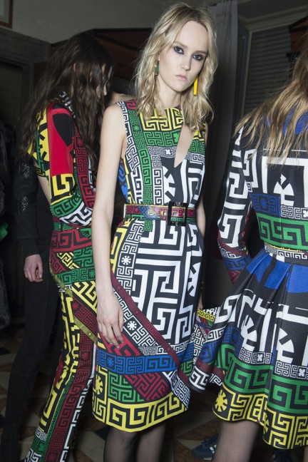 versace-milan-fashion-week-autumn-winter-2015-backstage-19