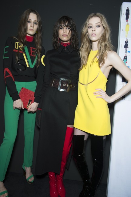 versace-milan-fashion-week-autumn-winter-2015-backstage-27