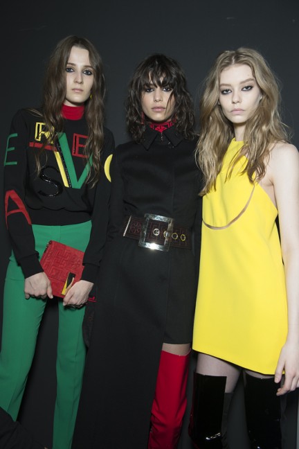 versace-milan-fashion-week-autumn-winter-2015-backstage-28