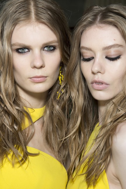 versace-milan-fashion-week-autumn-winter-2015-backstage-7