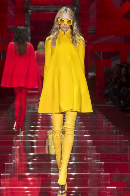 versace-milan-fashion-week-autumn-winter-2015-runway-front-10
