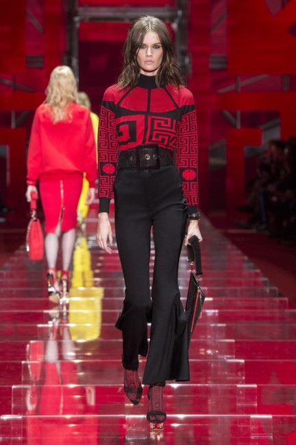 versace-milan-fashion-week-autumn-winter-2015-runway-front-13