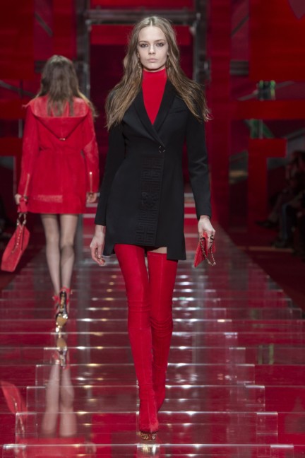 versace-milan-fashion-week-autumn-winter-2015-runway-front-25