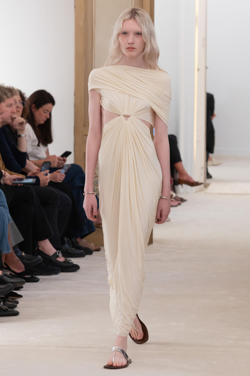 milan-alberta-ferretti-ss-26-1-9