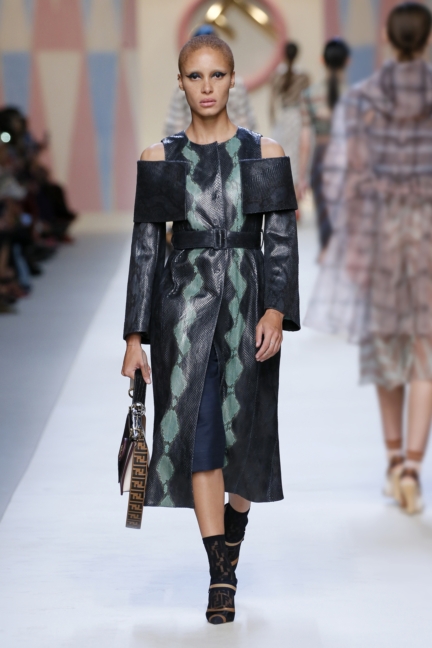 08_fendi_woman_ss_18