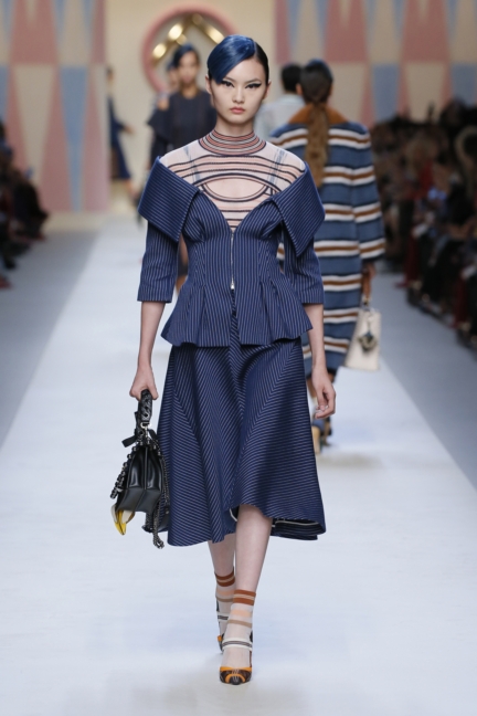 14_fendi_woman_ss_18